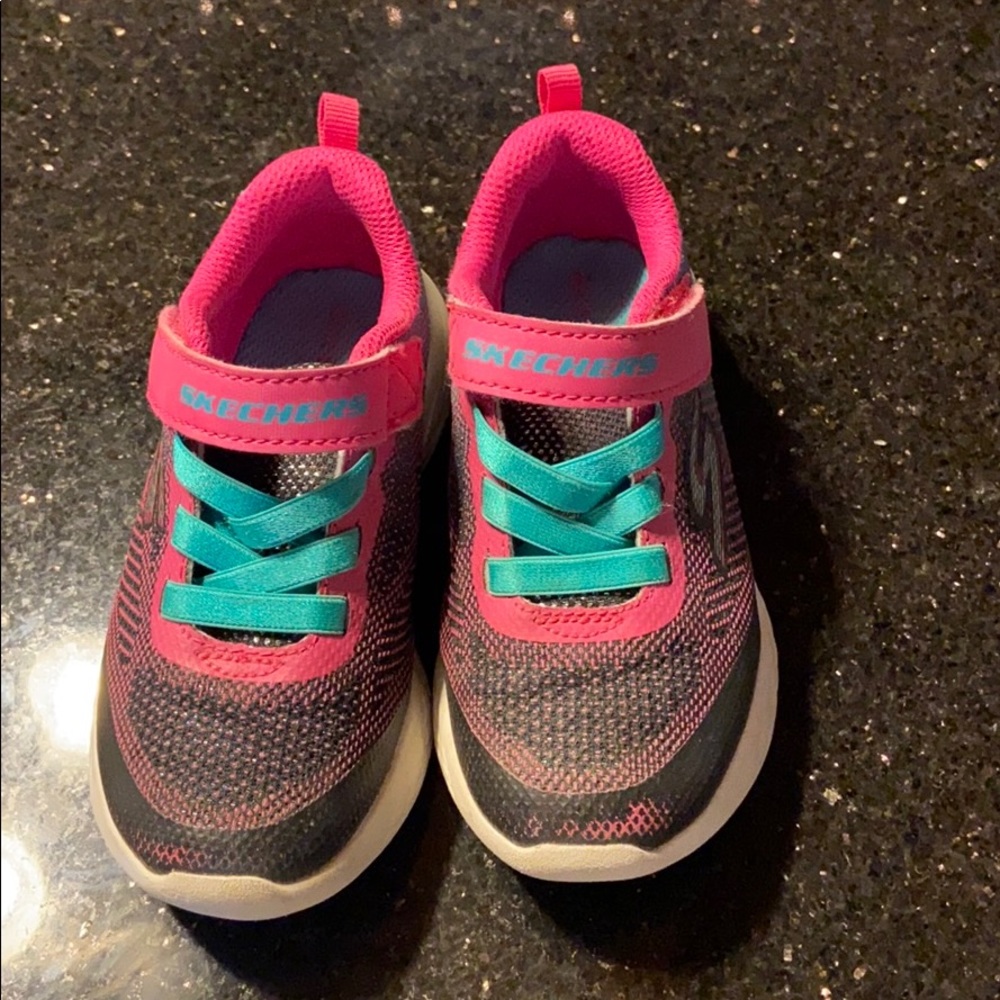 Little girls skechers
